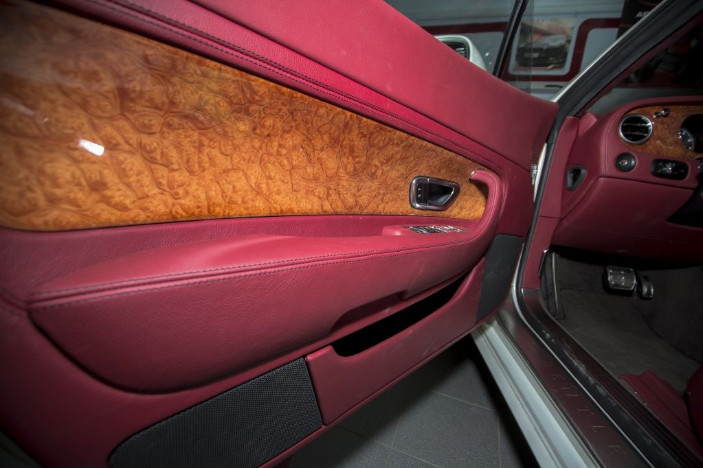 Перетяжка салона Bentley Перетяжка салона Bentley