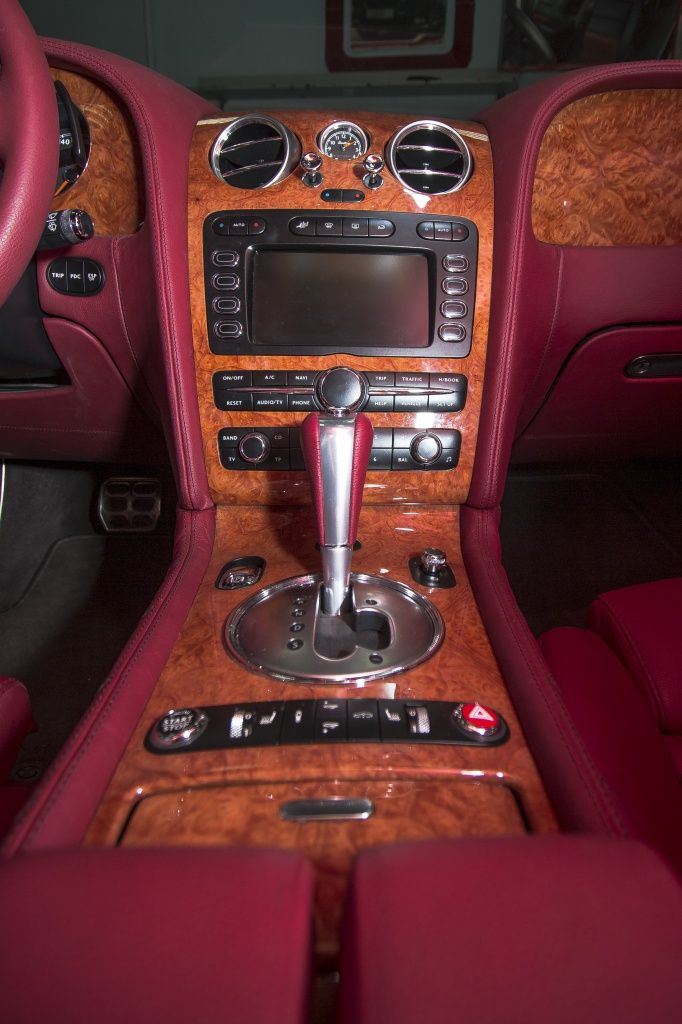 Перетяжка салона Bentley Перетяжка салона Bentley