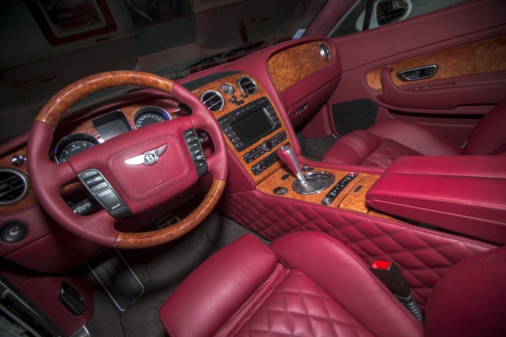Перетяжка салона Bentley Перетяжка салона Bentley